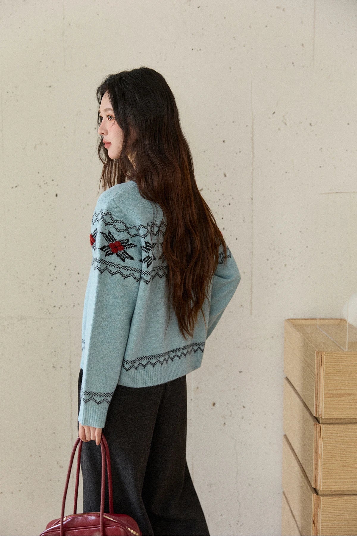 MISHOW Women's Geometric Jacquard Fair Isle Sweater 2025 Winter Retro Blue O-Neck Single-breasted Commuter Cardigan MXE86Z2734