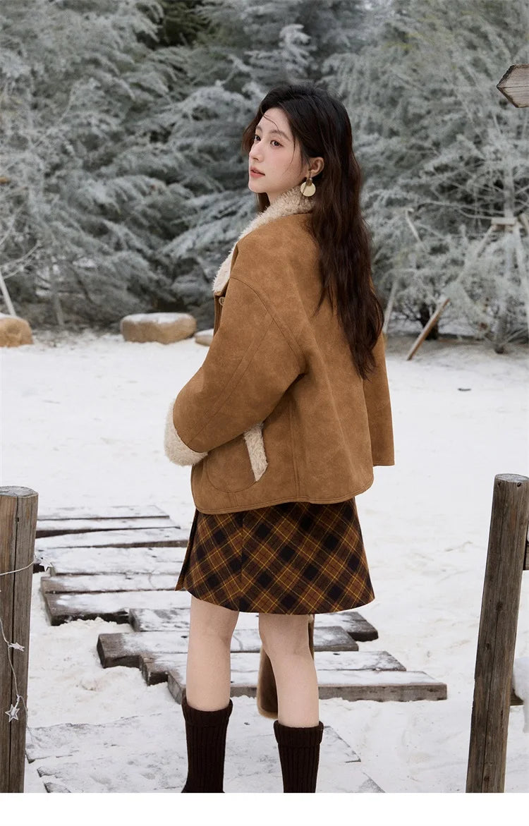 MISHOW Women's Double Sided Wearing Jacket 2025 Winter Lamb Wool Lapel Coat Warm Windproof Commuter Coat with Pockets MXE91W1015