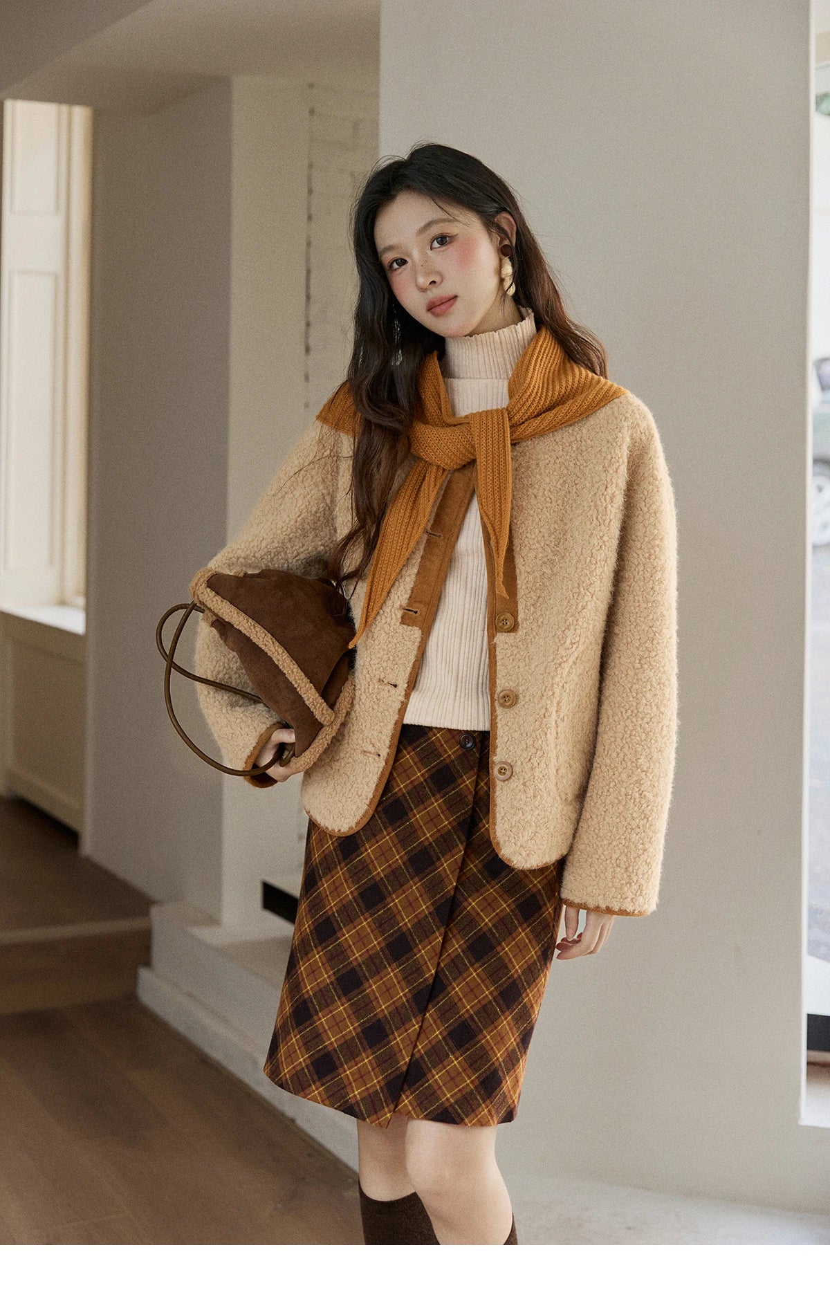 MISHOW Lamb Wool Jacket with Color Blocking Knitted Shawl for Women Winter 2025 Warm Thickened Fur One-piece Coats MXE91W0969