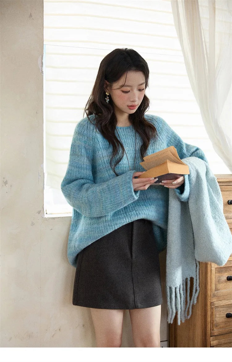 MISHOW Women's Blue Sweater 2025 Winter Fashion Loose Crew Neck Long Sleeve Pullover Pullovers Soft Versatile Top MXE86Z2733