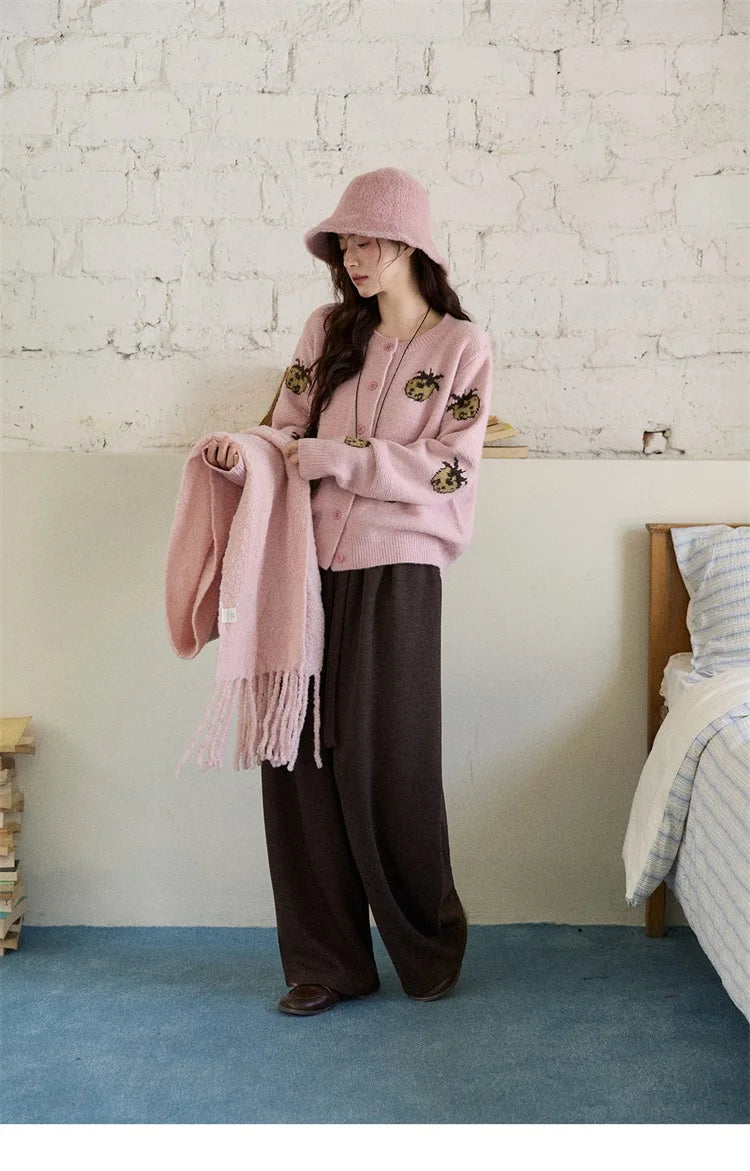 MISHOW Cardigan Women 2025 Autumn Winter Fashion Fuuny Pineapple Jacquard Round Neck Single-breasted Sweater Woman MXE87Z2752